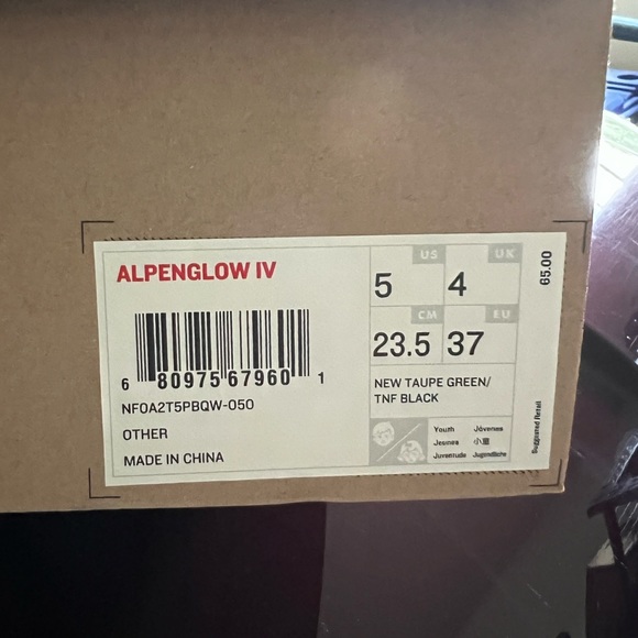 Brand new North Face boots - Picture 2 of 6